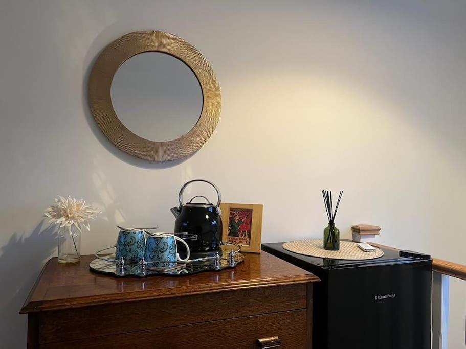 The Snug@Bournville Birmingham Bagian luar foto